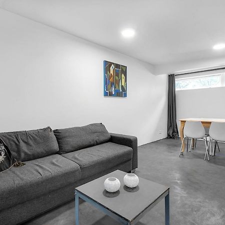 Lovely Studio Apartment With Hot Tub Reykjavík Buitenkant foto