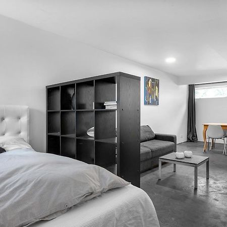 Lovely Studio Apartment With Hot Tub Reykjavík Buitenkant foto