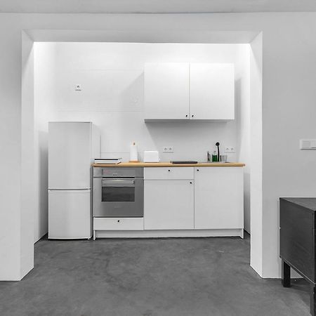 Lovely Studio Apartment With Hot Tub Reykjavík Buitenkant foto