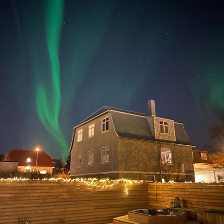 Lovely Studio Apartment With Hot Tub Reykjavík Buitenkant foto