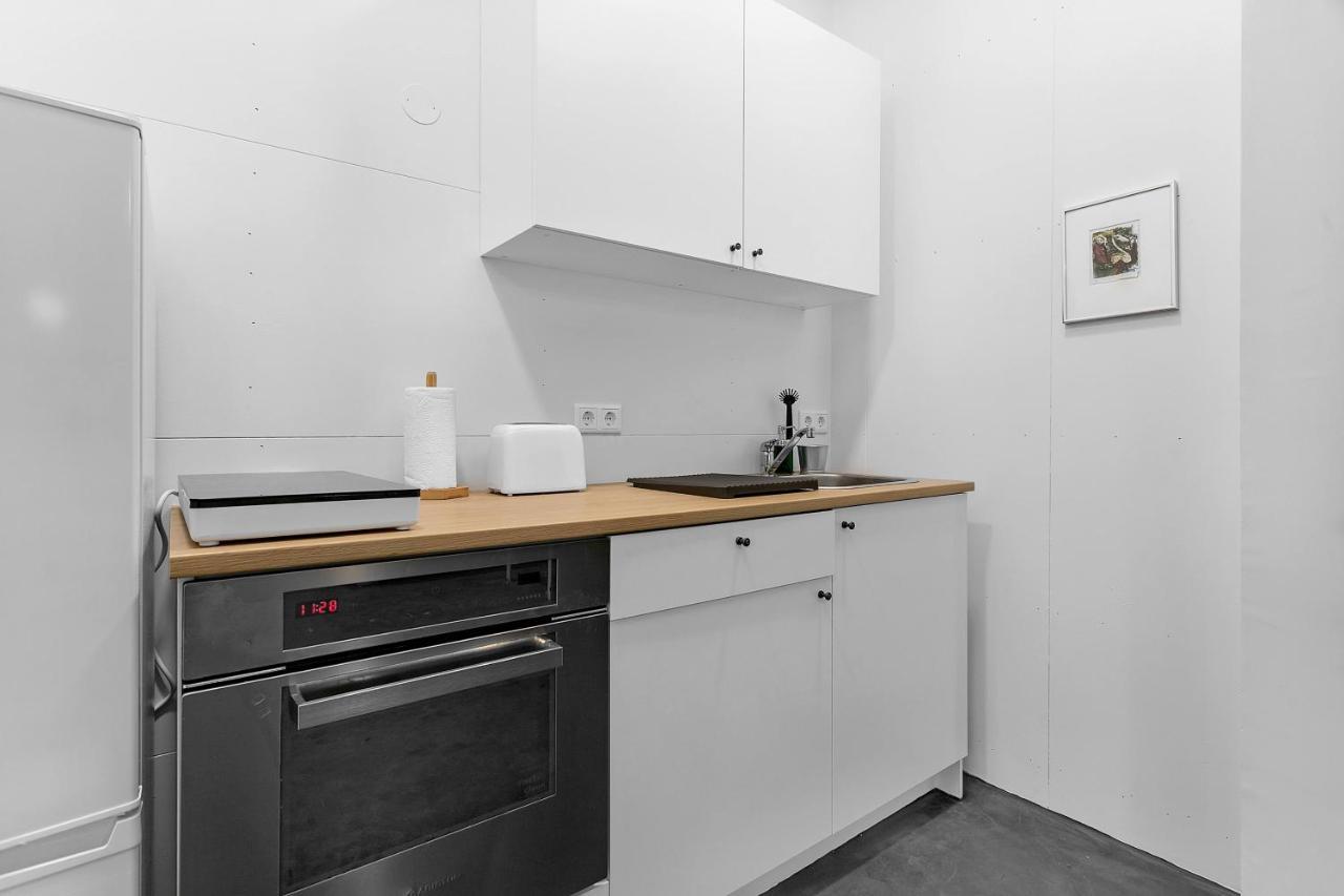 Lovely Studio Apartment With Hot Tub Reykjavík Buitenkant foto